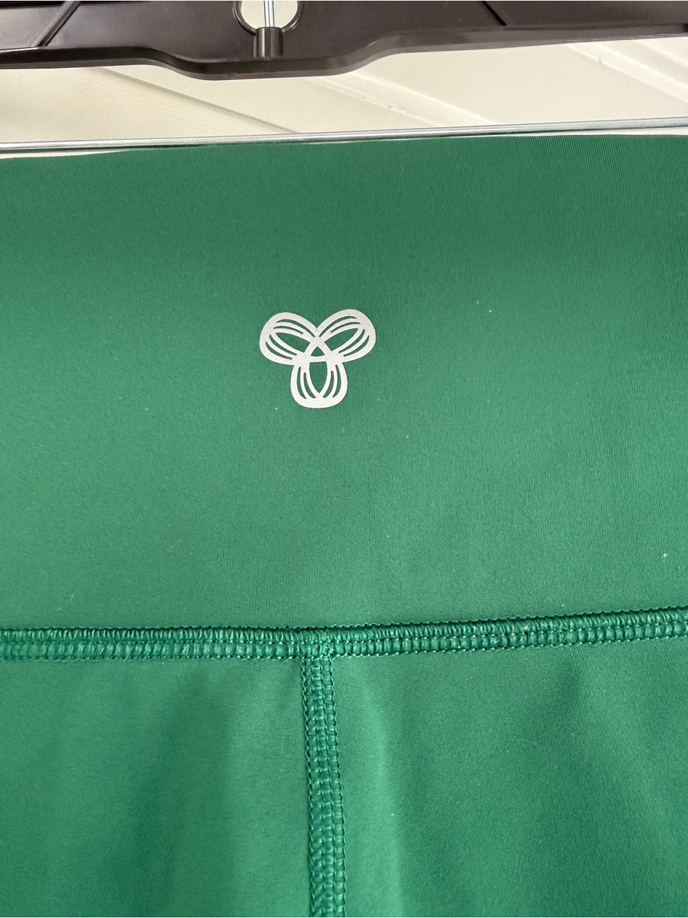Aritzia TNA Ivy League Green Atmosphere High-Rise Athletic Biker Shorts - Picture 4 of 4